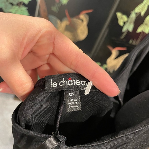 Le Chateau asymmetrical halter dress - Picture 3 of 3